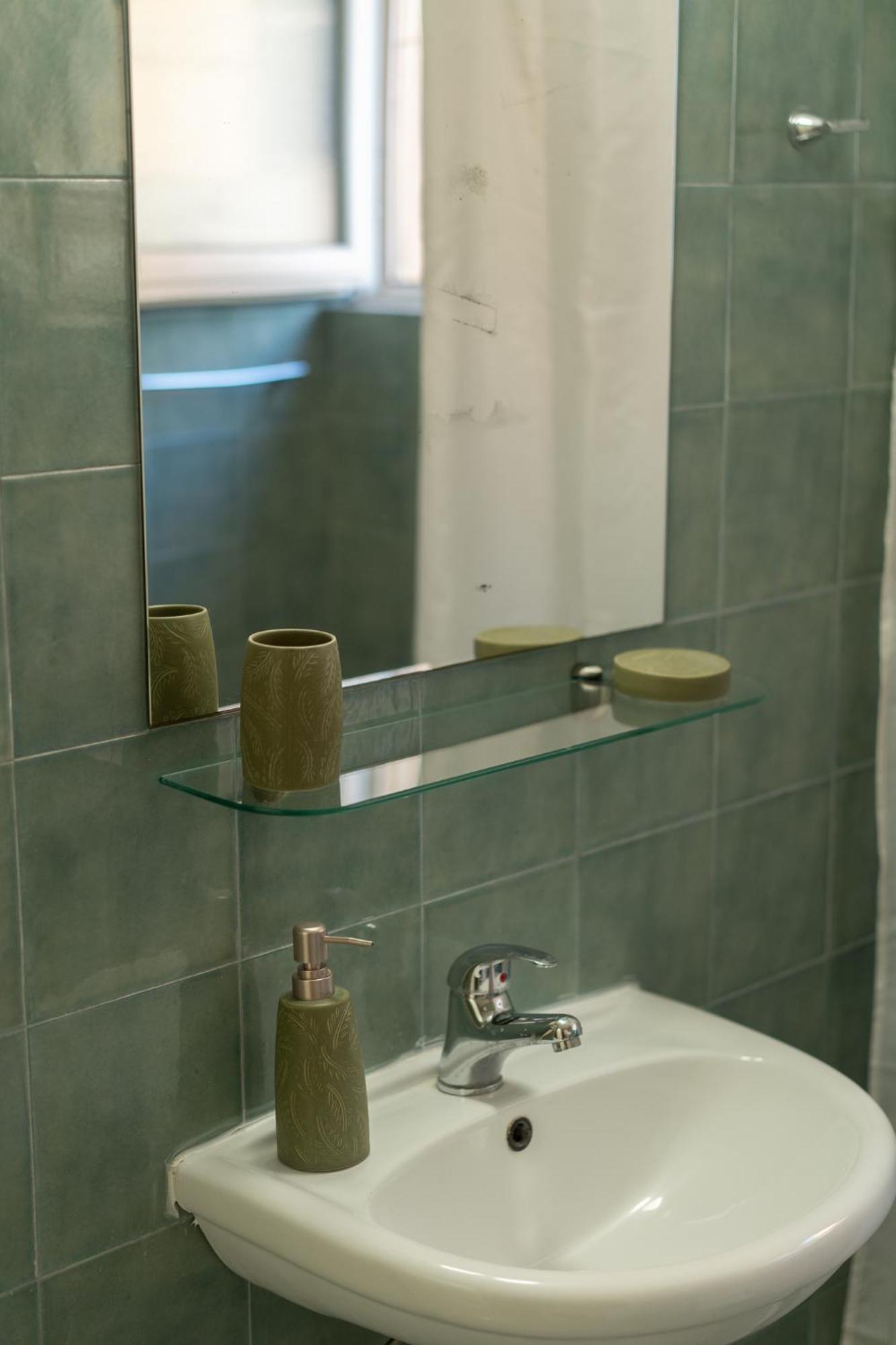 Central Mytilene City-View Apartment For 7 Bagian luar foto