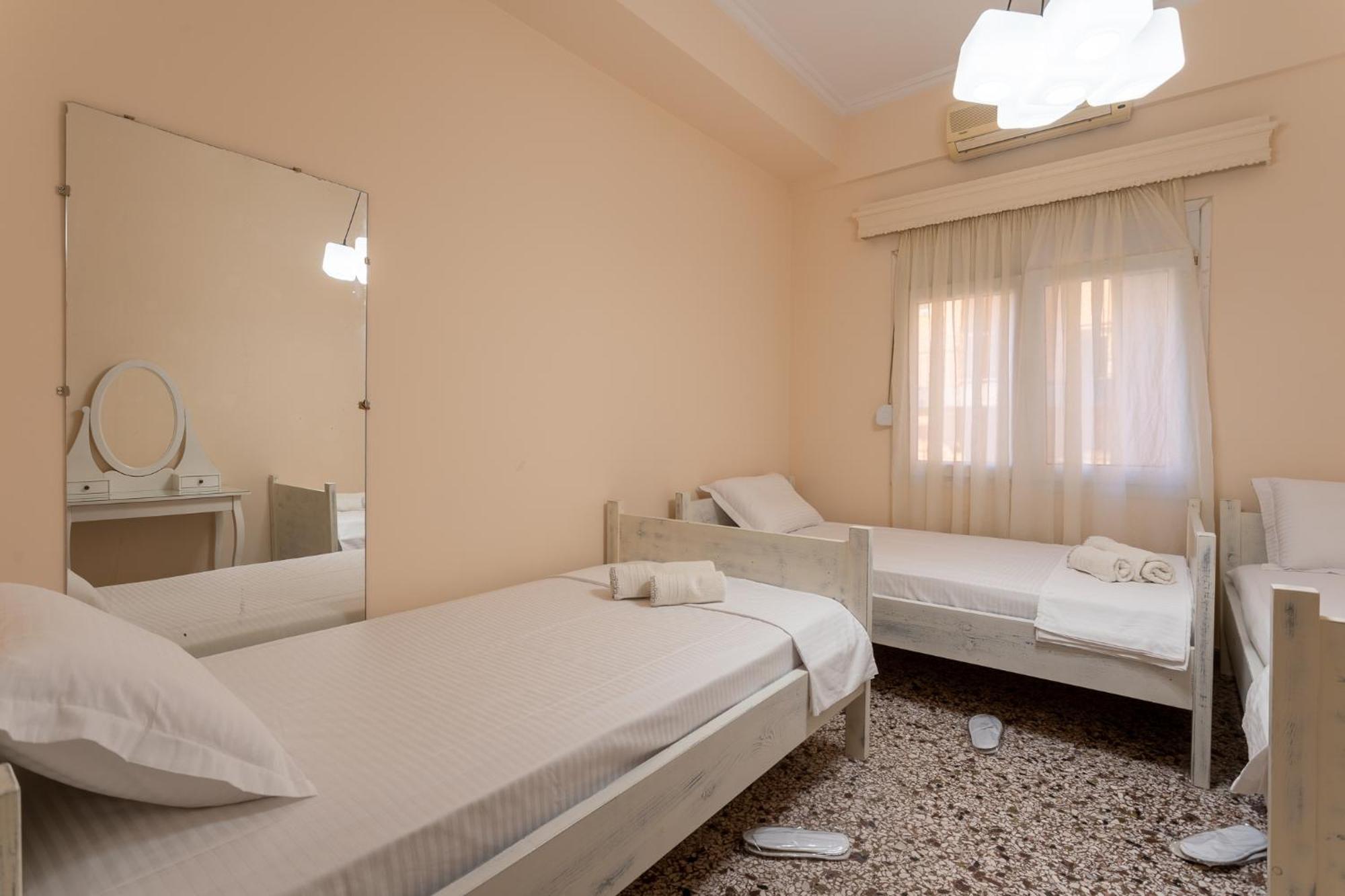 Central Mytilene City-View Apartment For 7 Bagian luar foto