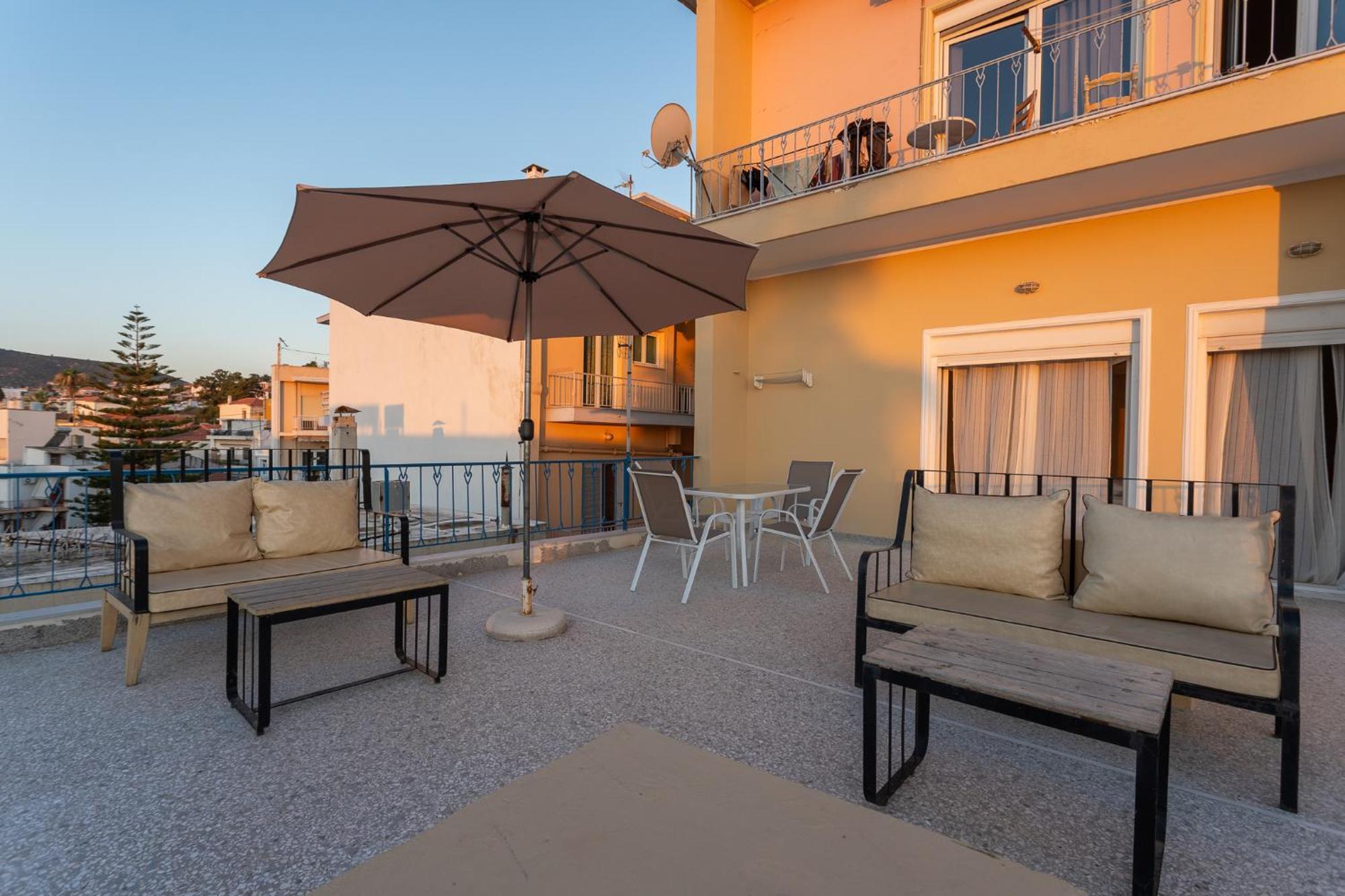 Central Mytilene City-View Apartment For 7 Bagian luar foto