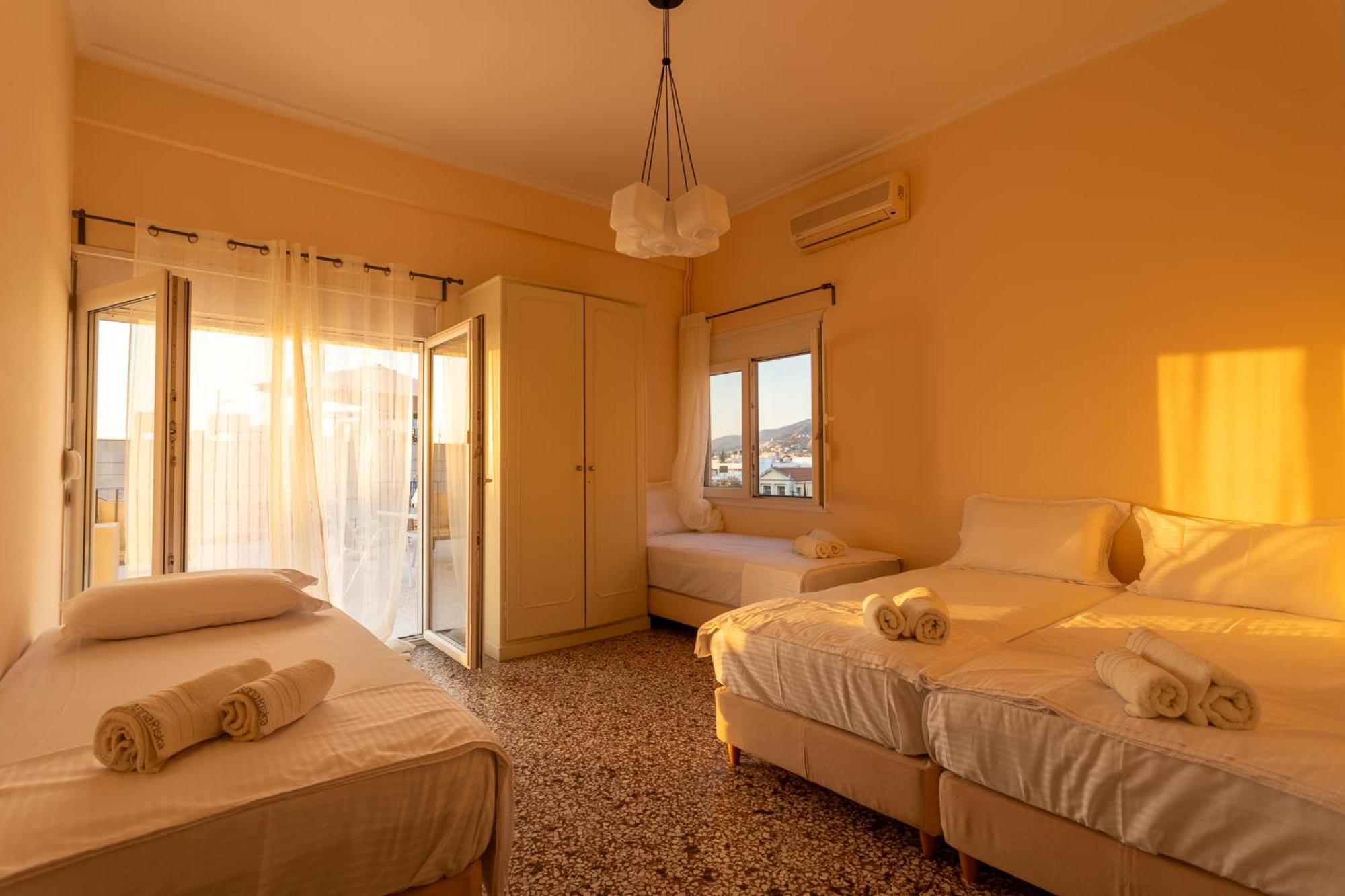 Central Mytilene City-View Apartment For 7 Bagian luar foto